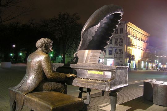 Homenaje a Artur Rubinstein, famoso pianista nacido en Lodz