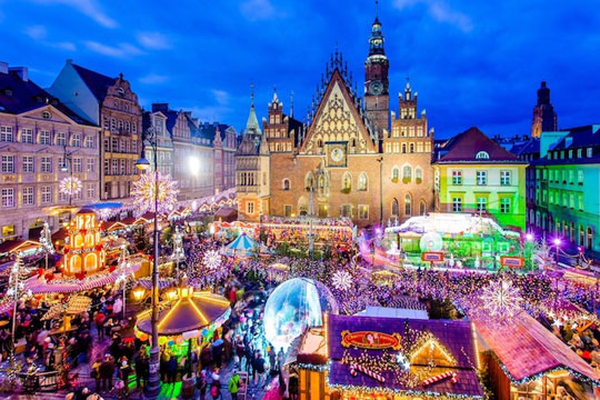 Foto realizzata di sera dei mercatini di Natale di Breslavia, in Polonia