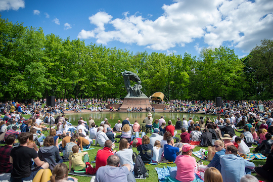 Il concerto di musica di Chopin nel Parco Reale Lazienki 