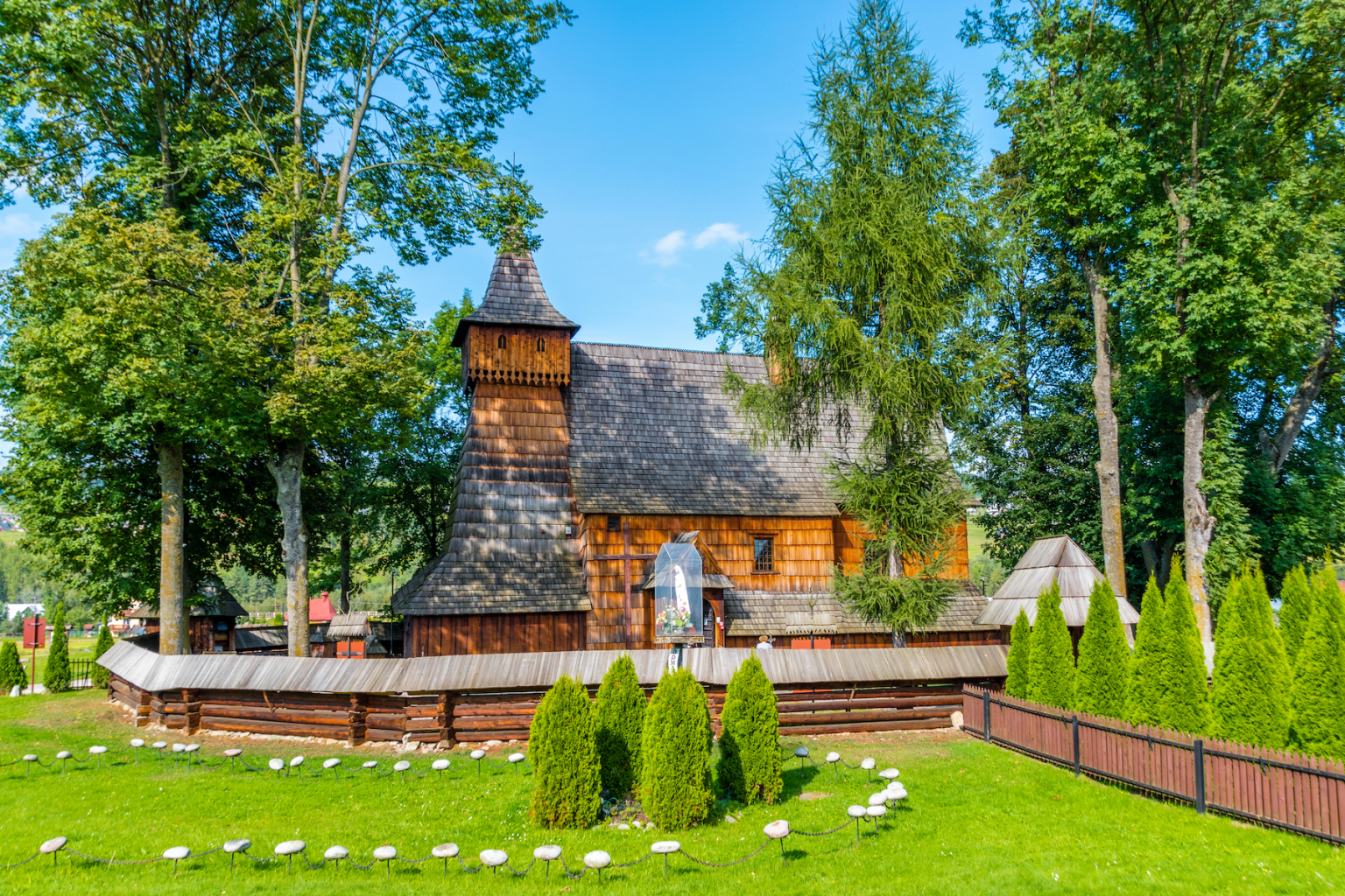 Chiesa di legno a Debno