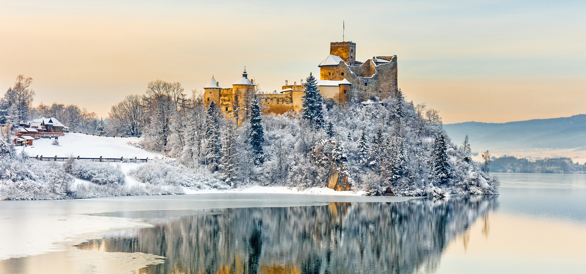 Castello di Czorsztyn d'inverno