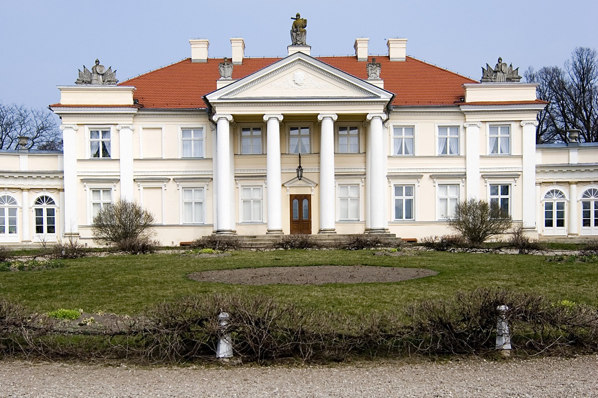 O Palácio neoclássico de Smielow