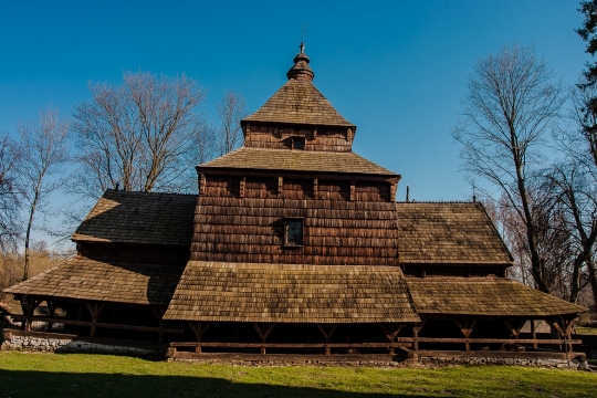 Igrejas ortodoxas de madeira nos Cárpatos polacos e ucranianos